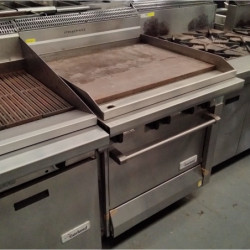 GARLAND MST47R Oven Range With Griddle C