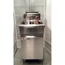 Used Waldorf FN8226G Split Pan Gas Deep Fryer