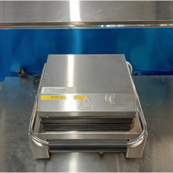 EX-Display FED UWB-S Commercial Benchtop Waffle Maker