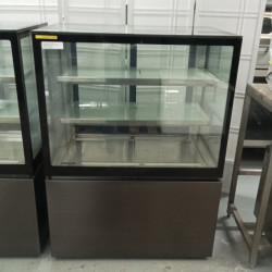 Used Anvil 900mm Double Shelf Cake Displ