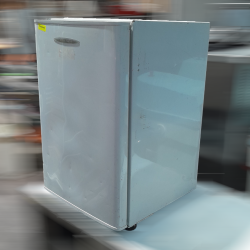 Fisher & Paykel P120 Domestic Bar Fridge 110L