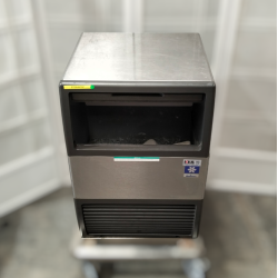 Used Manitowok ECS051AG 50Kg/24hr Cylinder Ice Maker