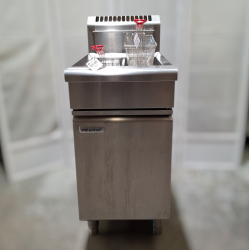 Used Waldorf FN8226G Gas Deep Fryer Split Pan - ST25UK274