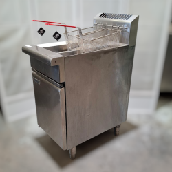 Used Waldorf FN8226G Gas Deep Fryer Split Pan - ST25UK274