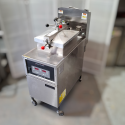 Used Henny Penny PFG 600 with 1000 Computron Control Four Head Pressure Fryer - ST25UK385