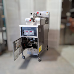 Used Henny Penny PFG 600 with 1000 Computron Control Four Head Pressure Fryer - ST25UK385