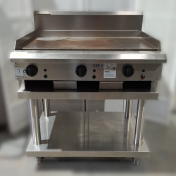 Used Luus CS-9P Gas 900mm Griddle With Stand - ST25UK411