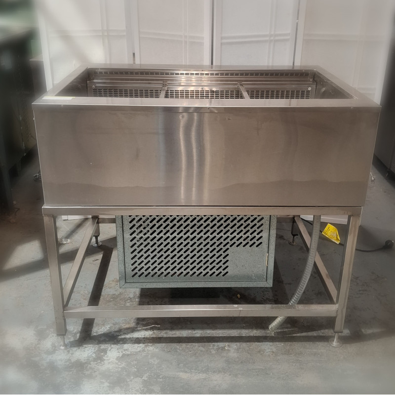 Used Woodson W.CFSSN23 Flat Deck Self Serve Cold Food Display - ST25UK215