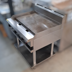 Used Luus CS-9P Gas 900mm Griddle With Stand - ST25UK411
