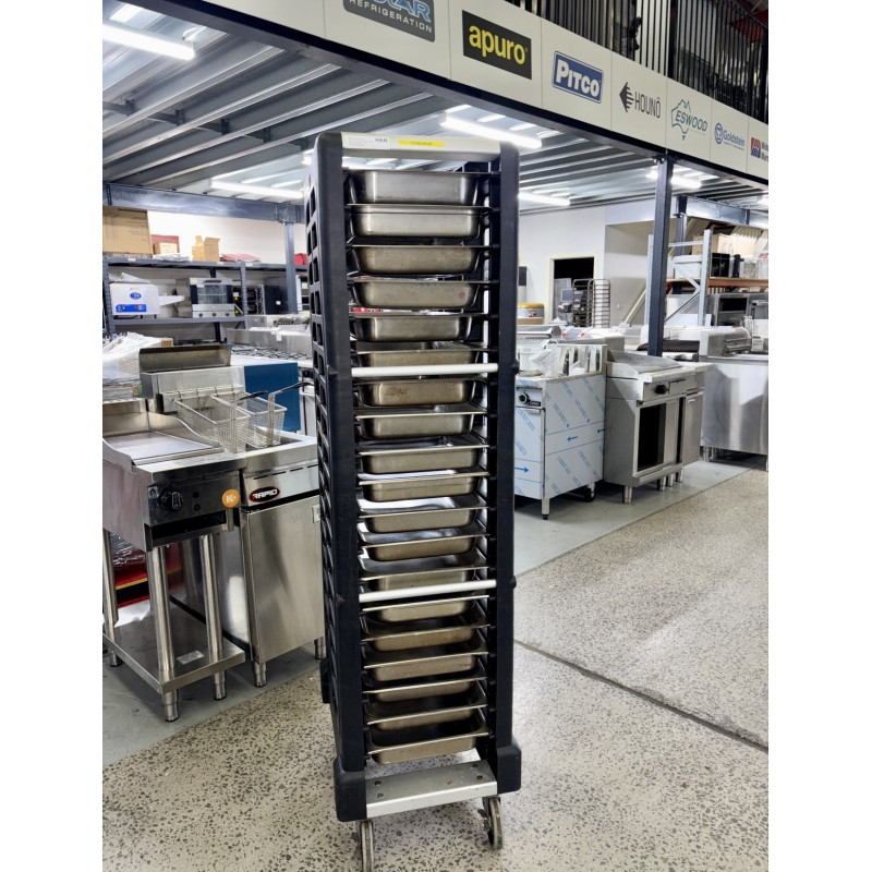 Used Rubbermaid 18-Slot Gastronorm End-Loader Rack - ST26UK336